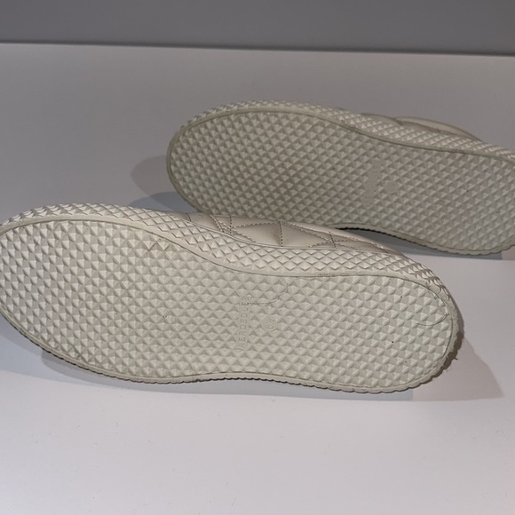 Aerosols Aware Quilted puff sneakers women 6.5 - Picture 3 of 5